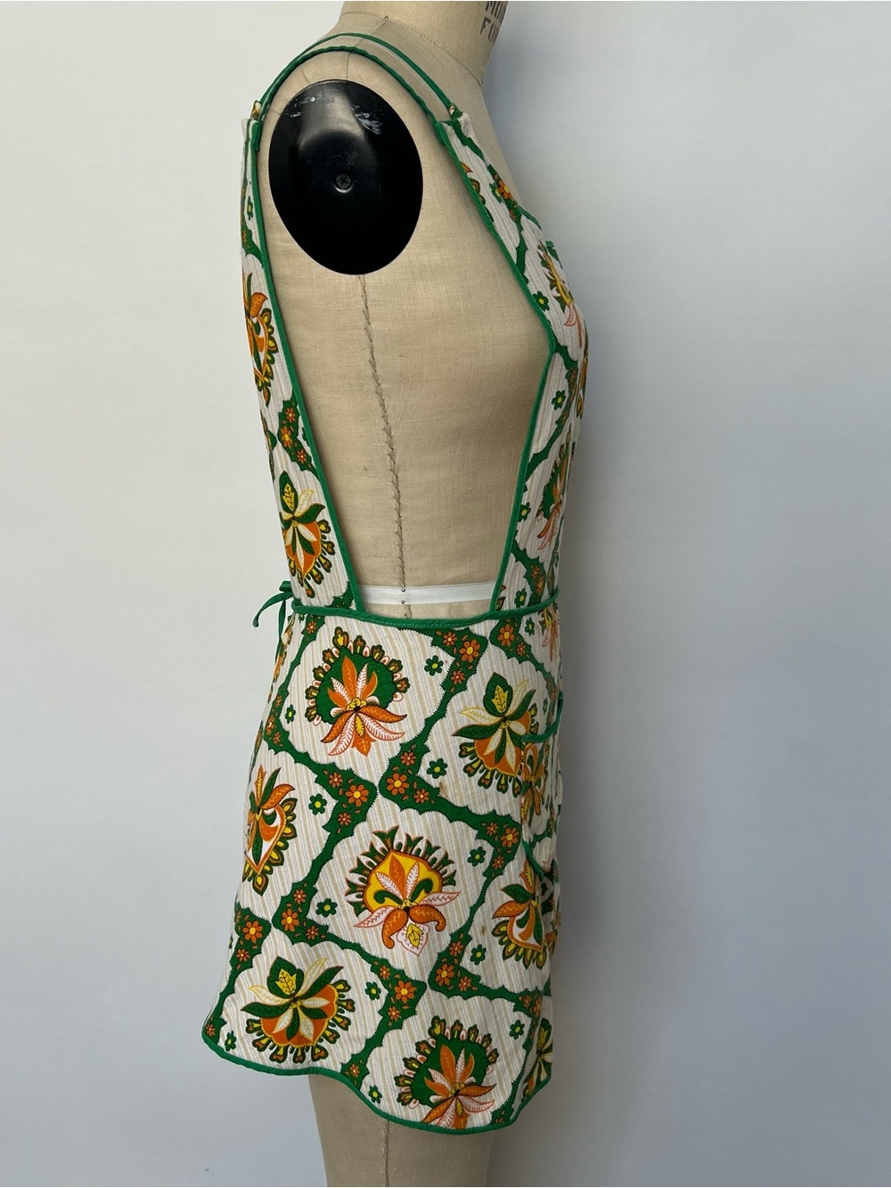 Apron - Picture 4 of 5